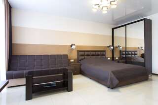 Апартаменты Luxury Studios on Nauki Avenue Харьков Номер-студио с кроватью размера "king-size" и диван-кроватью-1